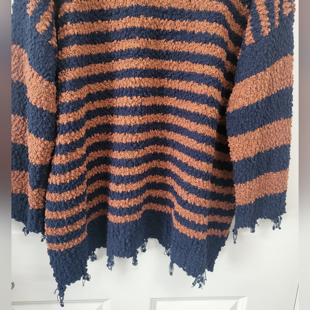 umgee Long Sleeved Sweater with Brown and Blue Stripes SIZE M (NWT) - Picture 3 of 6